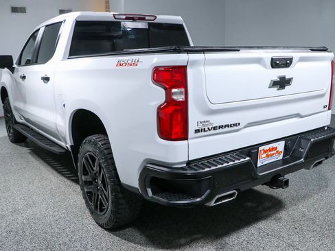 Used 2024 Chevrolet Silverado 1500 LT Trail Boss w/ LT Trail Boss Premium Package AWD/4WD image 9