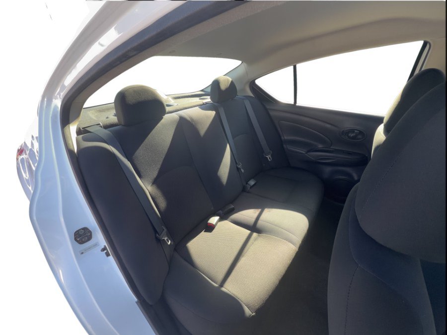 Used 2012 Nissan Versa SV FWD image 17