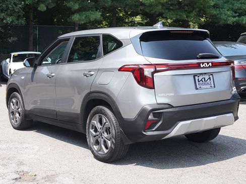 Used 2024 Kia Seltos LX AWD/4WD image 7