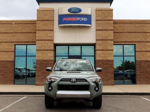 Used 2022 Toyota 4Runner TRD Off-Road AWD/4WD image 3