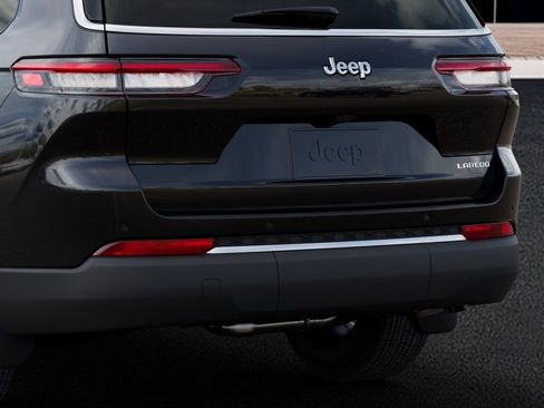 New 2025 Jeep Grand Cherokee L Laredo image 13
