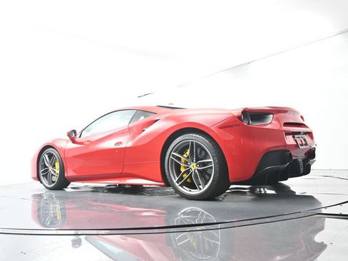Used 2018 Ferrari 488 GTB RWD image 48