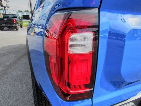 New 2026 GMC Canyon Elevation image 7