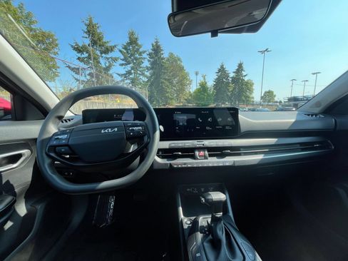 Used 2026 Kia K4 FWD image 34