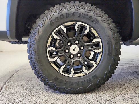 New 2026 Chevrolet Silverado 1500 ZR2 AWD/4WD image 13