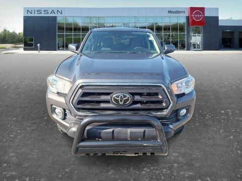 Used 2021 Toyota Tacoma SR5 RWD image 2