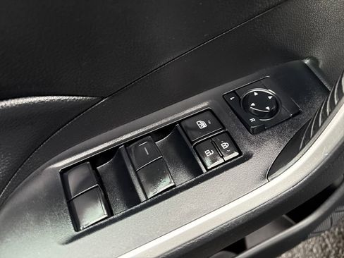 Used 2020 Toyota RAV4 LE image 12