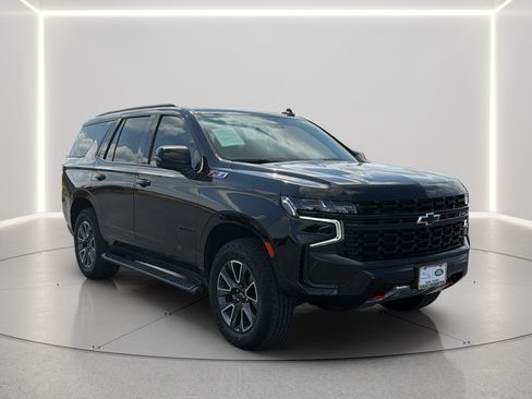 Used 2024 Chevrolet Tahoe Z71 w/ Luxury Package AWD/4WD image 2