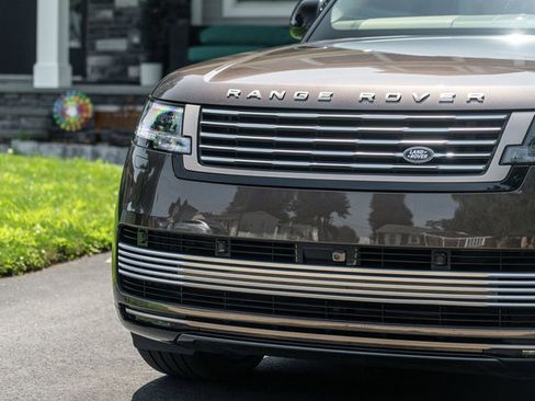 Used 2025 Land Rover Range Rover SV AWD/4WD image 64
