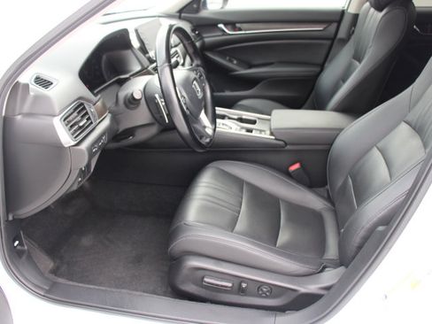 Used 2022 Honda Accord Touring image 11