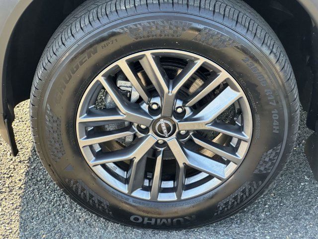 Used 2023 Nissan Rogue S AWD/4WD image 10