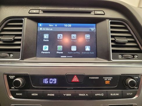 Used 2017 Hyundai Sonata SE image 25