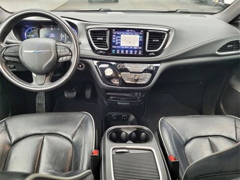 Certified 2019 Chrysler Pacifica Limited w/ Advanced Safetytec Group image 6