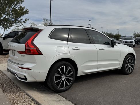 Used 2024 Volvo XC60 B5 Plus w/ Protection Package Premier image 3
