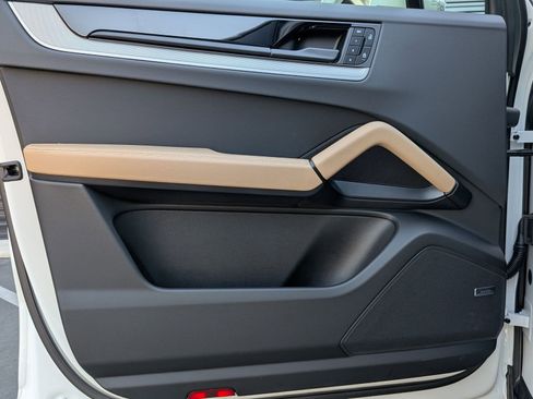 New 2026 Porsche Cayenne image 14