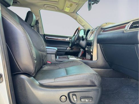 Used 2015 Lexus GX 460 w/ Premium Package AWD/4WD image 26