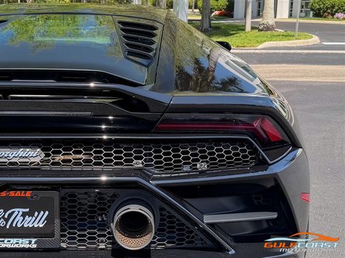 Used 2022 Lamborghini Huracan EVO RWD image 50