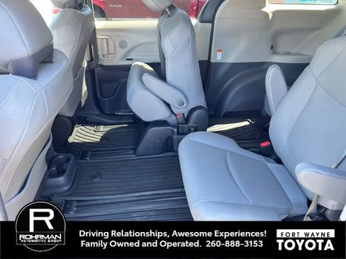 Used 2022 Toyota Sienna XLE w/ XLE Plus Package AWD/4WD image 9