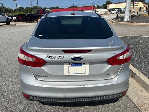 Used 2012 Ford Focus SE FWD image 7