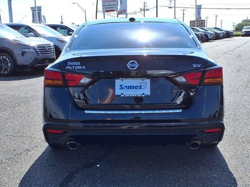 Used 2022 Nissan Altima 2.5 SV w/ SV Premium Package FWD image 7