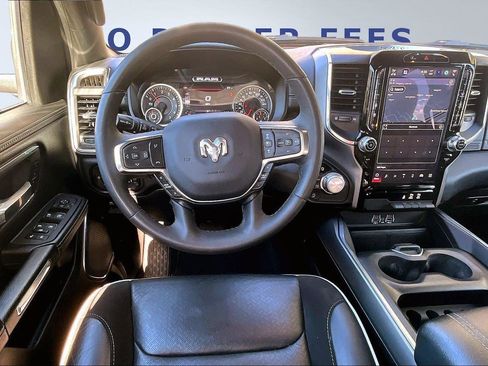 Used 2025 RAM 1500 Laramie AWD/4WD image 9