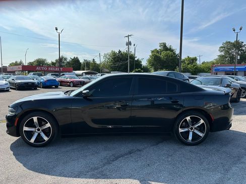 Used 2017 Dodge Charger SE RWD image 35
