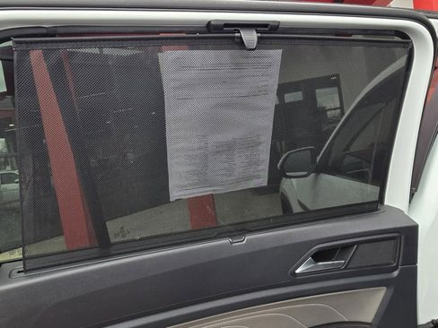 Used 2022 Volkswagen Atlas SEL R-Line image 18