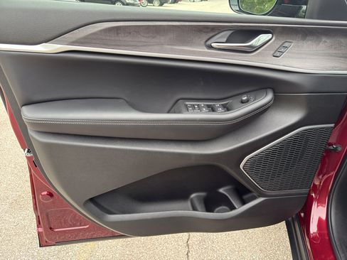 New 2025 Jeep Grand Cherokee L Limited w/ Luxury Tech Group II image 14