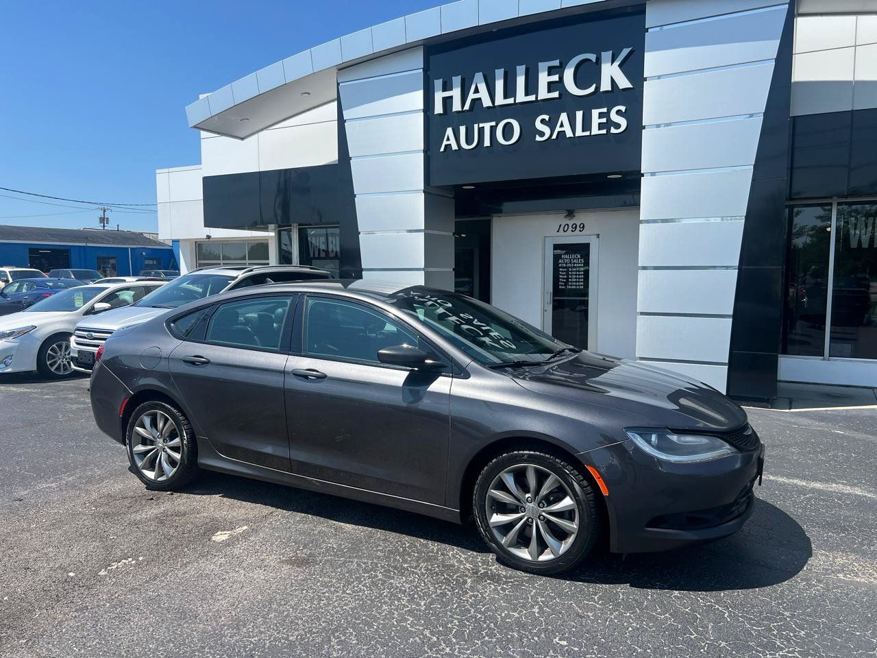 Used 2017 Chrysler 200 S w/ Comfort Group AWD/4WD image 8
