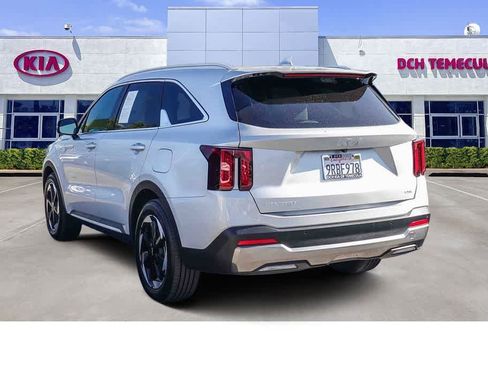 Certified 2025 Kia Sorento SX Prestige image 6