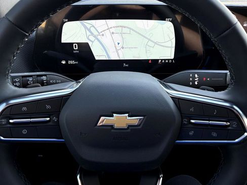 New 2026 Chevrolet Equinox LT image 17