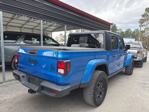 Used 2022 Jeep Gladiator Willys image 3