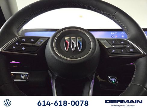 Used 2025 Buick Envision Avenir AWD/4WD image 24