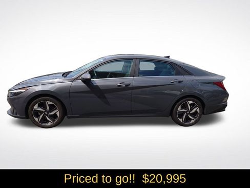 Certified 2023 Hyundai Elantra Limited FWD image 3