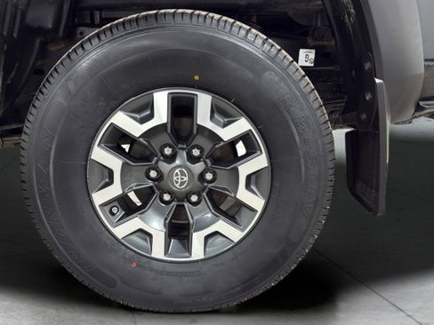 Used 2019 Toyota Tacoma SR5 image 37