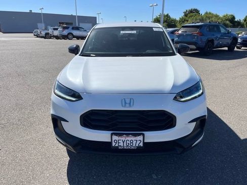 Used 2023 Honda HR-V Sport image 2