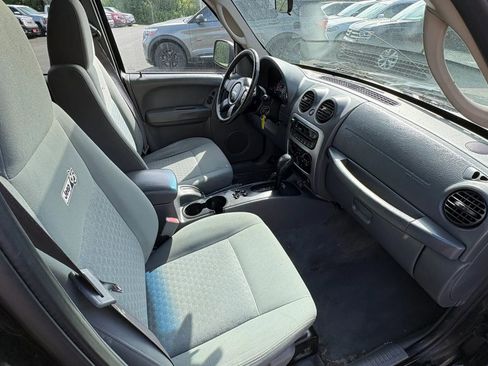 Used 2006 Jeep Liberty Sport AWD/4WD image 26
