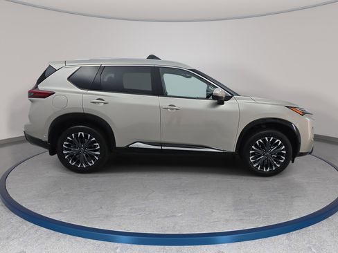 New 2026 Nissan Rogue Platinum AWD/4WD image 4
