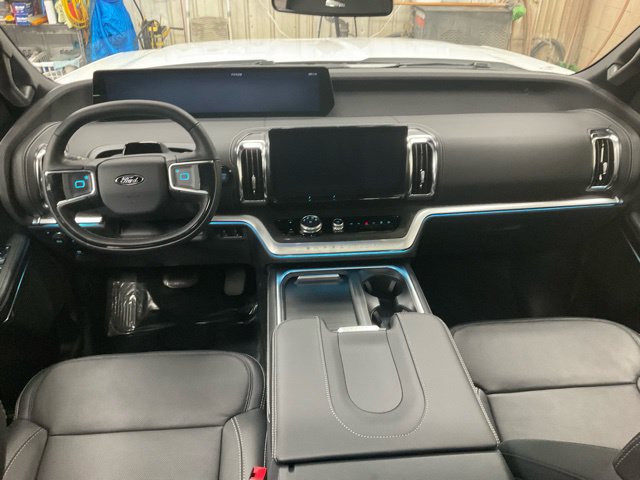 Used 2025 Ford Expedition Max Platinum w/ Stealth Performance Package AWD/4WD image 9