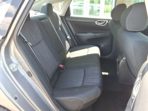 Used 2019 Nissan Sentra SV FWD image 32