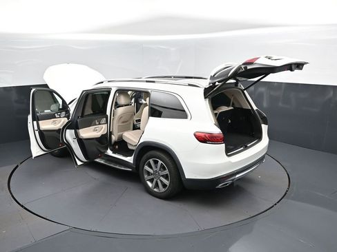 Used 2021 Mercedes-Benz GLS 450 4MATIC image 2