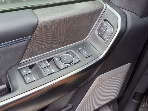 New 2025 Ford F450 Platinum image 17