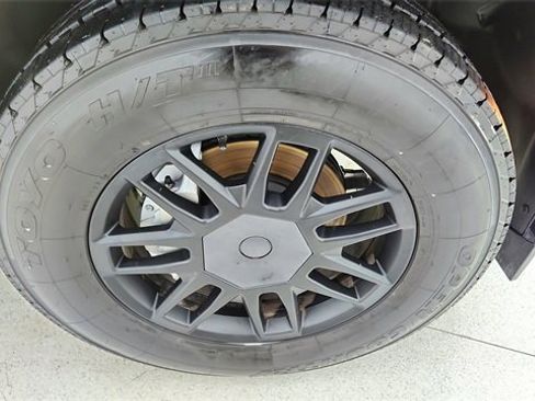 Used 2025 Tesla Cybertruck AWD Crew Cab image 53