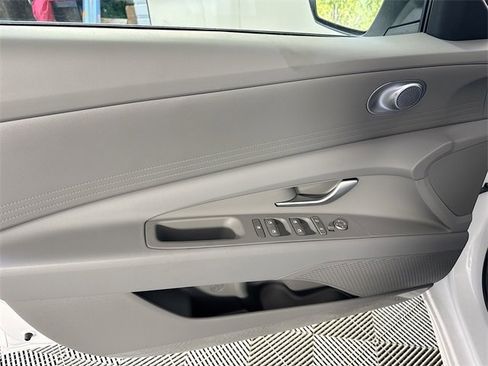 New 2025 Hyundai Elantra Blue image 29