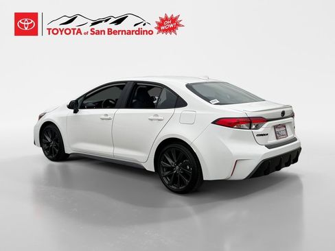 Certified 2025 Toyota Corolla SE image 3