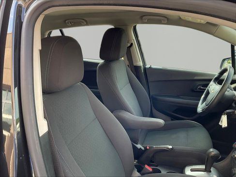 Used 2016 Chevrolet Trax LS FWD image 27