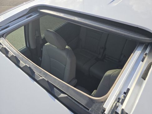 Used 2022 Honda Pilot EX-L image 4