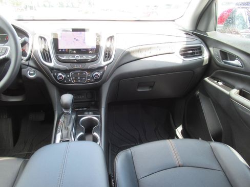 Used 2023 Chevrolet Equinox Premier FWD image 14