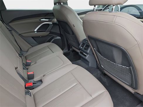 Used 2025 Audi Q5 Premium w/ Convenience Package image 13