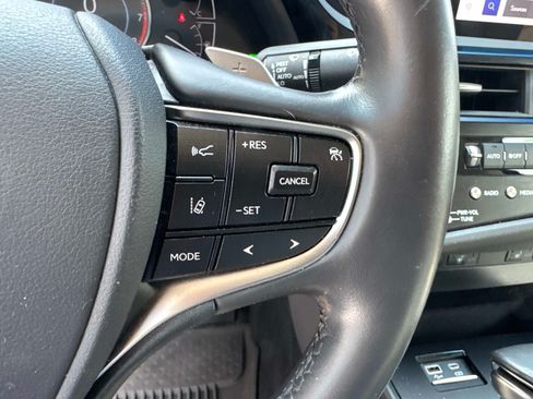Used 2024 Lexus ES 350 w/ Premium Package FWD image 28